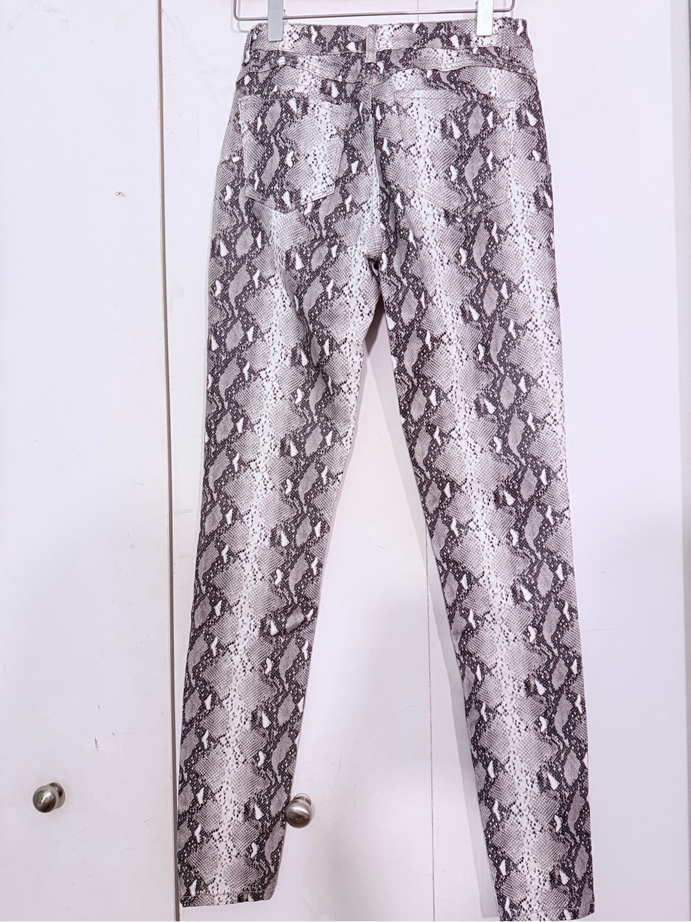 Snake Print Skinny Pants - Black & White